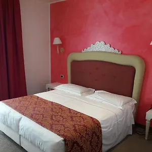 palace-hotel-la-conchiglia-doro.hotelinveneto.com/
